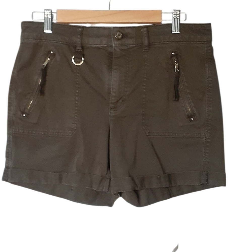 White House Black market Green Women's Shorts. Size 8